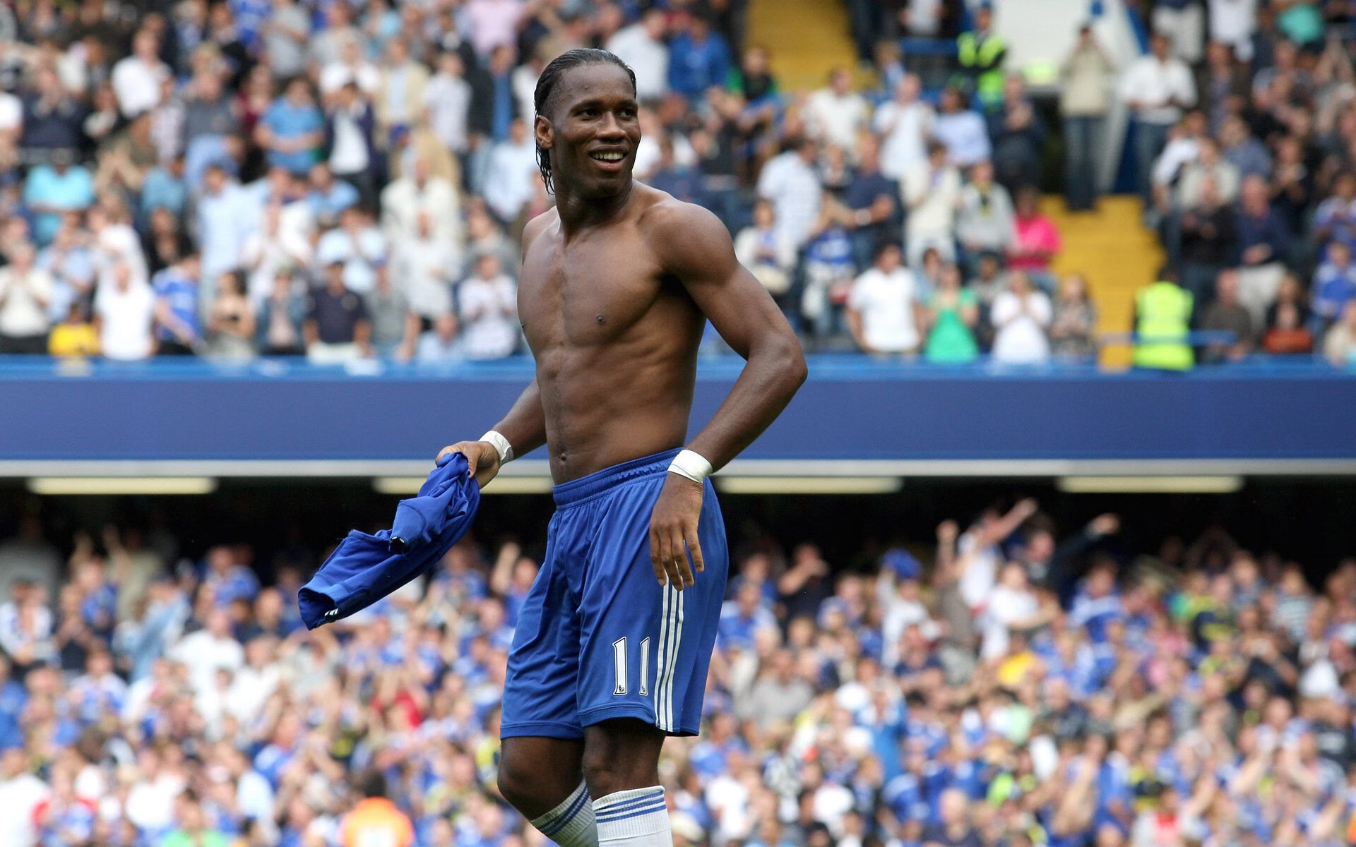 丹麦队逼平斯洛文尼亚，拿到了不败战绩，丹麦 球队