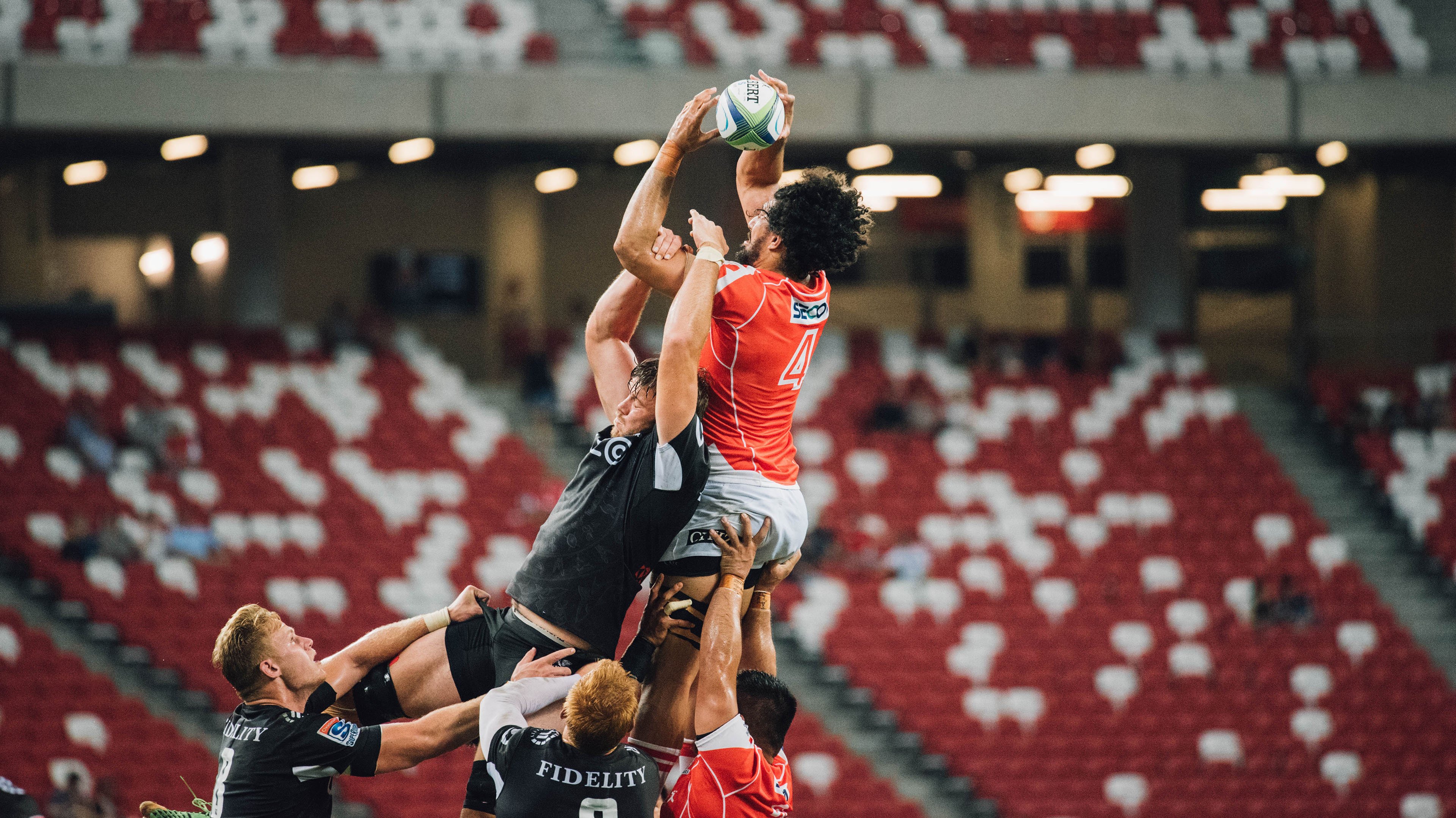 健身行业进入快速发展阶段，市场需求持续增长，健身行业的市场容量和变化趋势